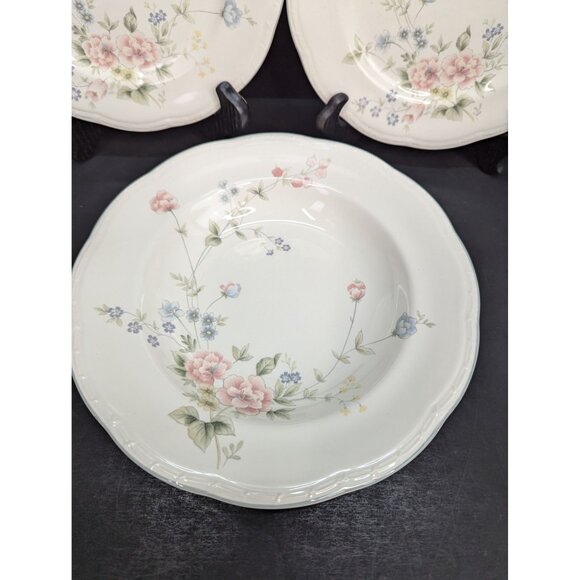 Mikasa Dinner At Eight DB 010 Gardena 1 Rimmed Serving Bowl and 2 Salad Plates - Picture 7 of 9